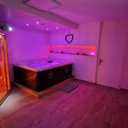 Le Reve Sauna Ecran Cinema Apartament *